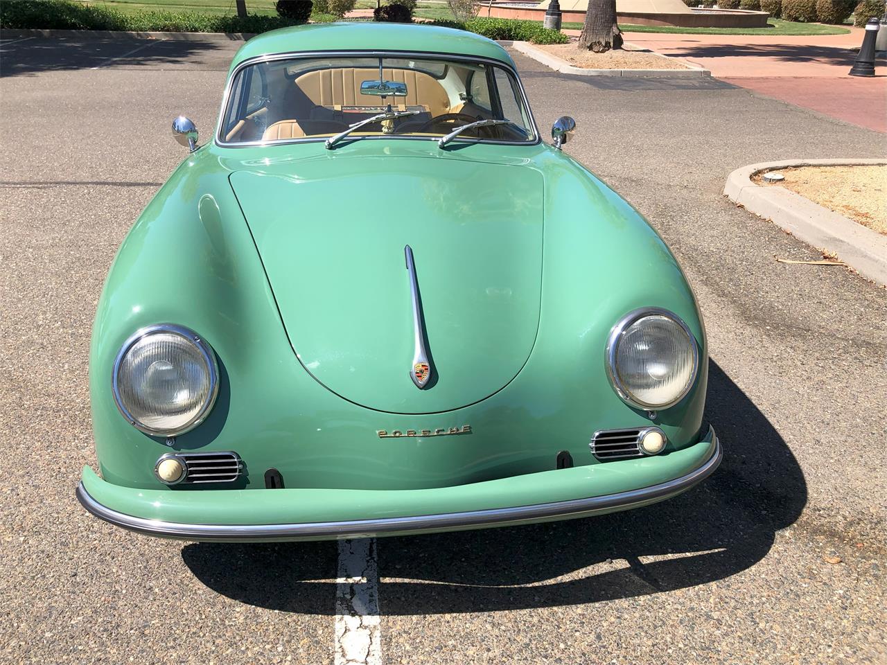 Porsche-356-1958-Auratium-Green-Beige-Leather-7