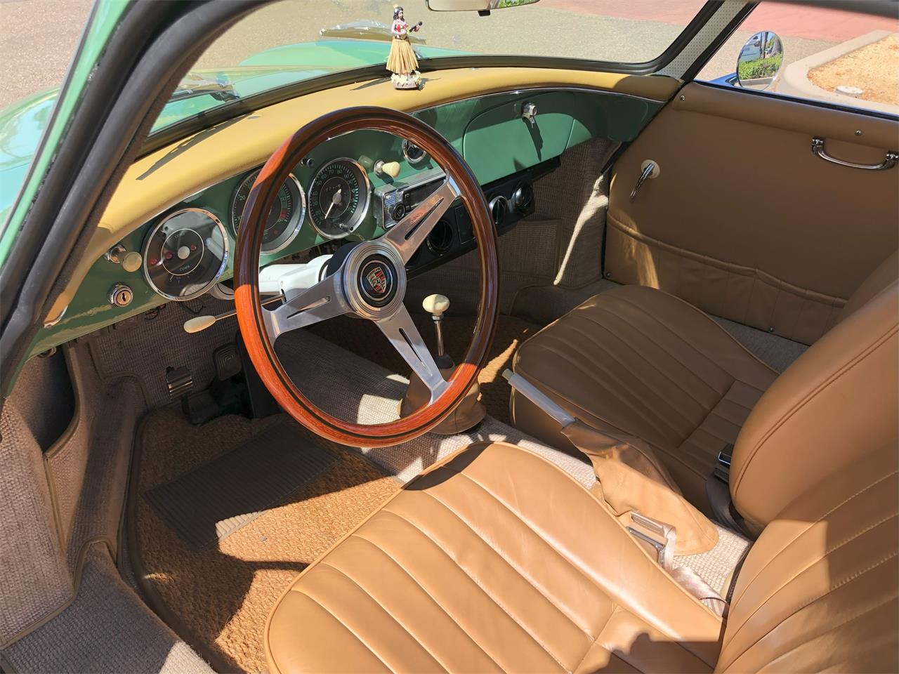 Porsche-356-1958-Auratium-Green-Beige-Leather-9