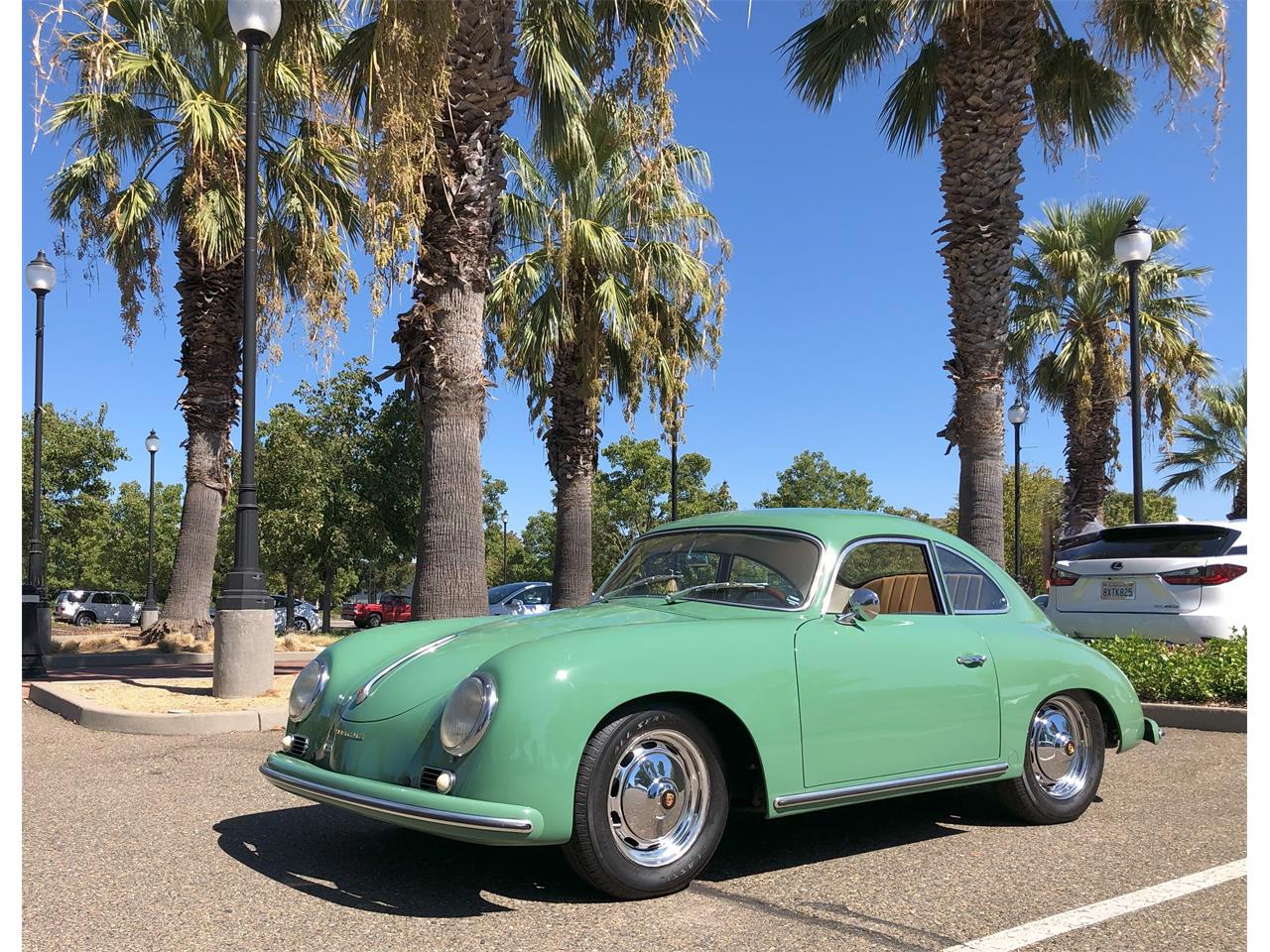 Porsche-356-1958-Auratium-Green-Beige-Leather
