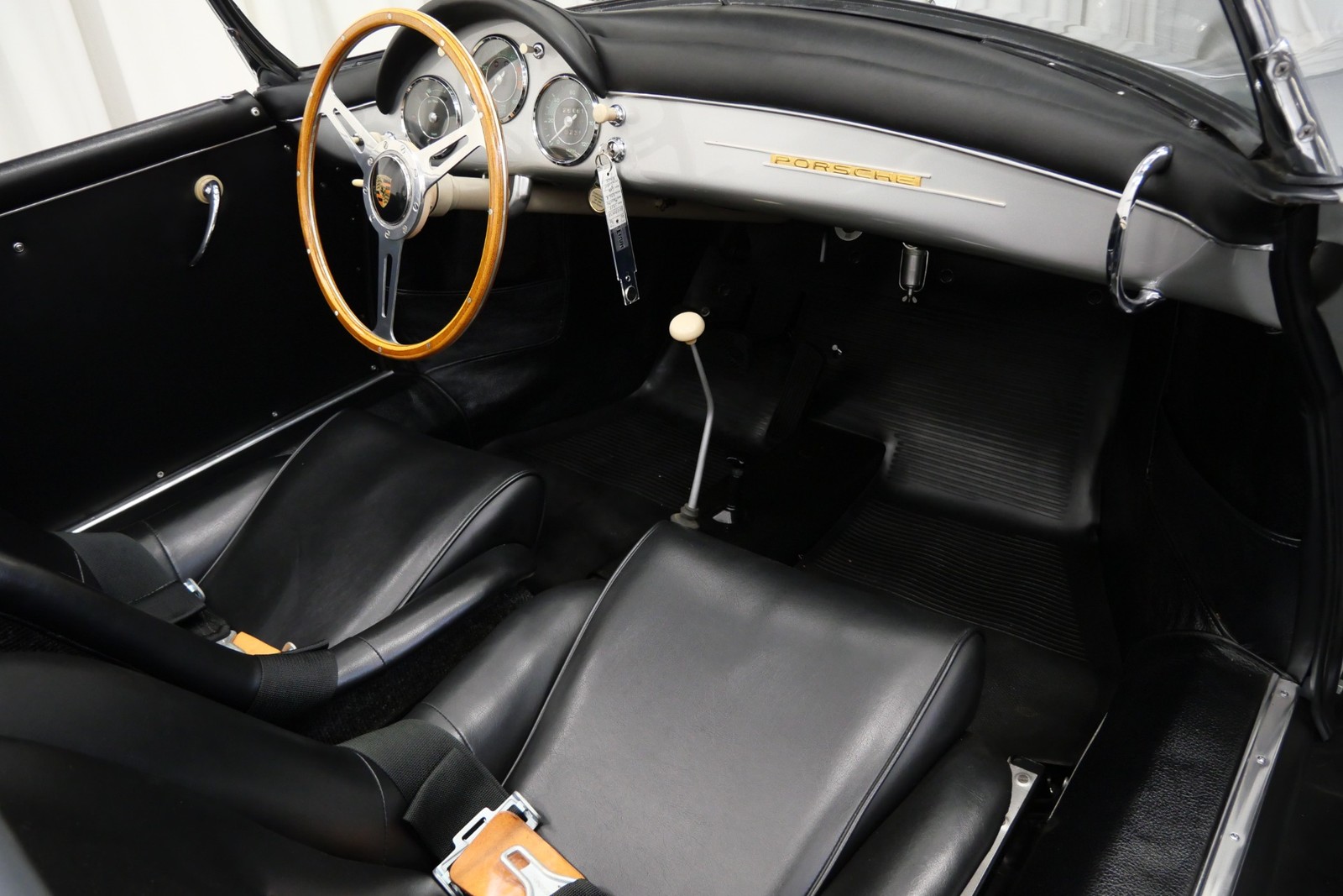 Porsche-356-1959-Convertible-12