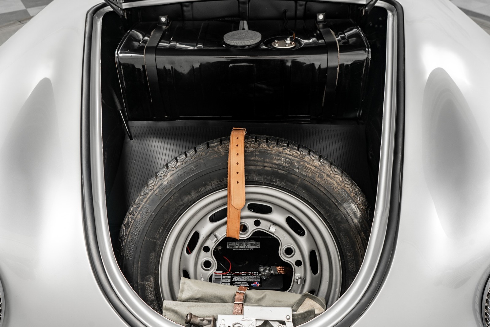 Porsche-356-1959-Convertible-15