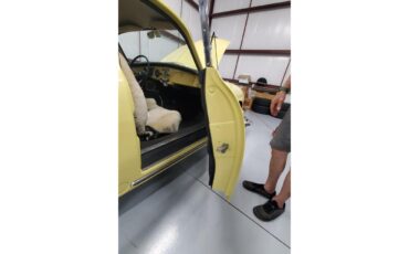 Porsche-356b-1963-Champagne-Yellow-Blak-10