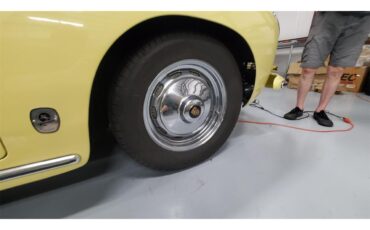 Porsche-356b-1963-Champagne-Yellow-Blak-19