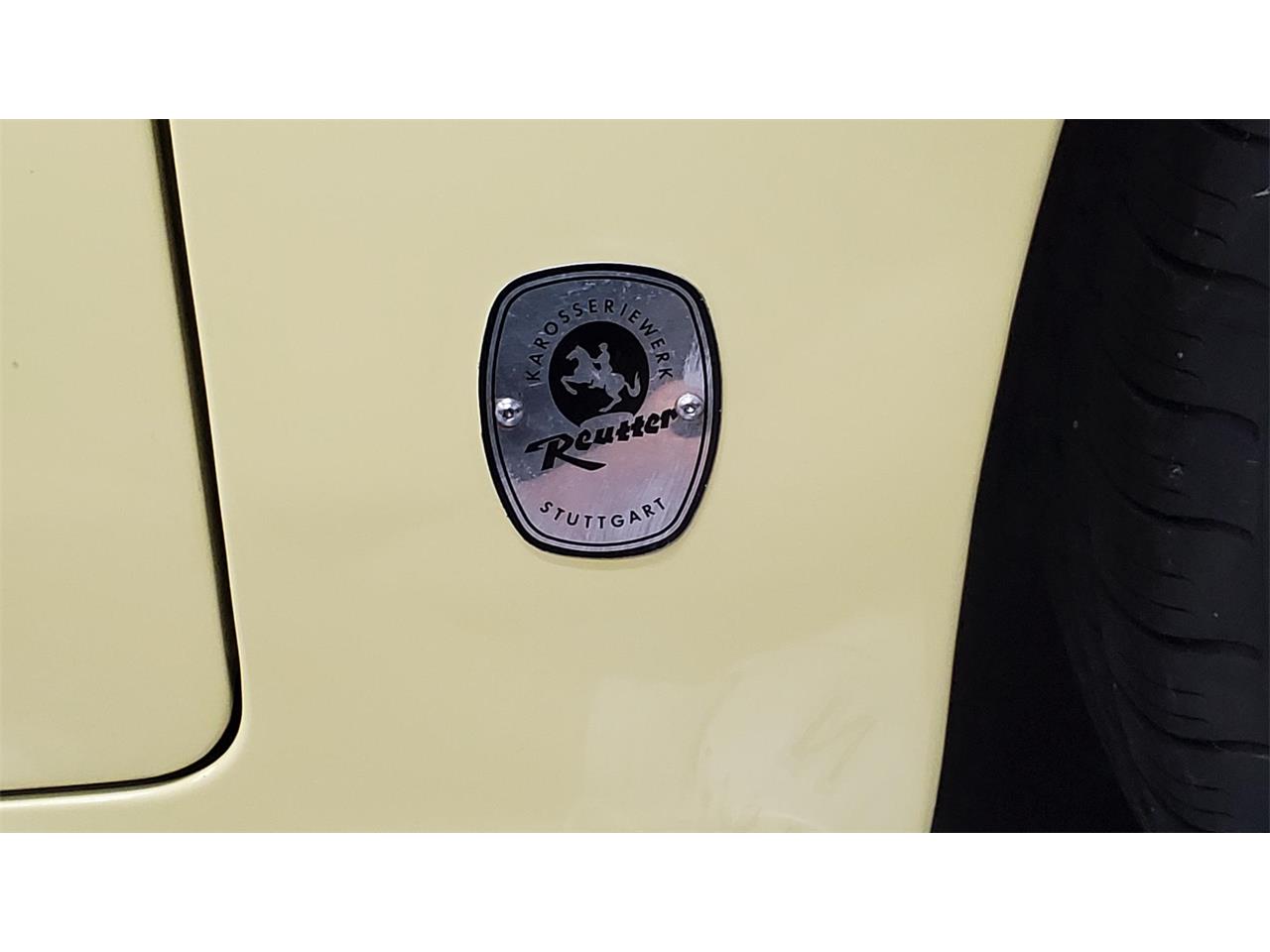 Porsche-356b-1963-Champagne-Yellow-Blak-2