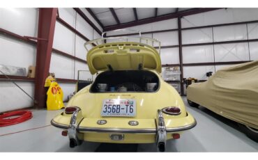 Porsche-356b-1963-Champagne-Yellow-Blak-4