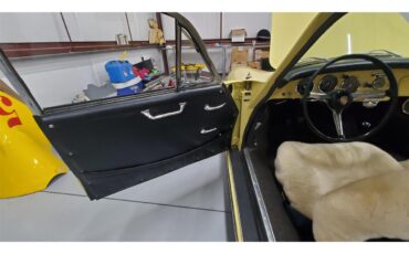 Porsche-356b-1963-Champagne-Yellow-Blak-9