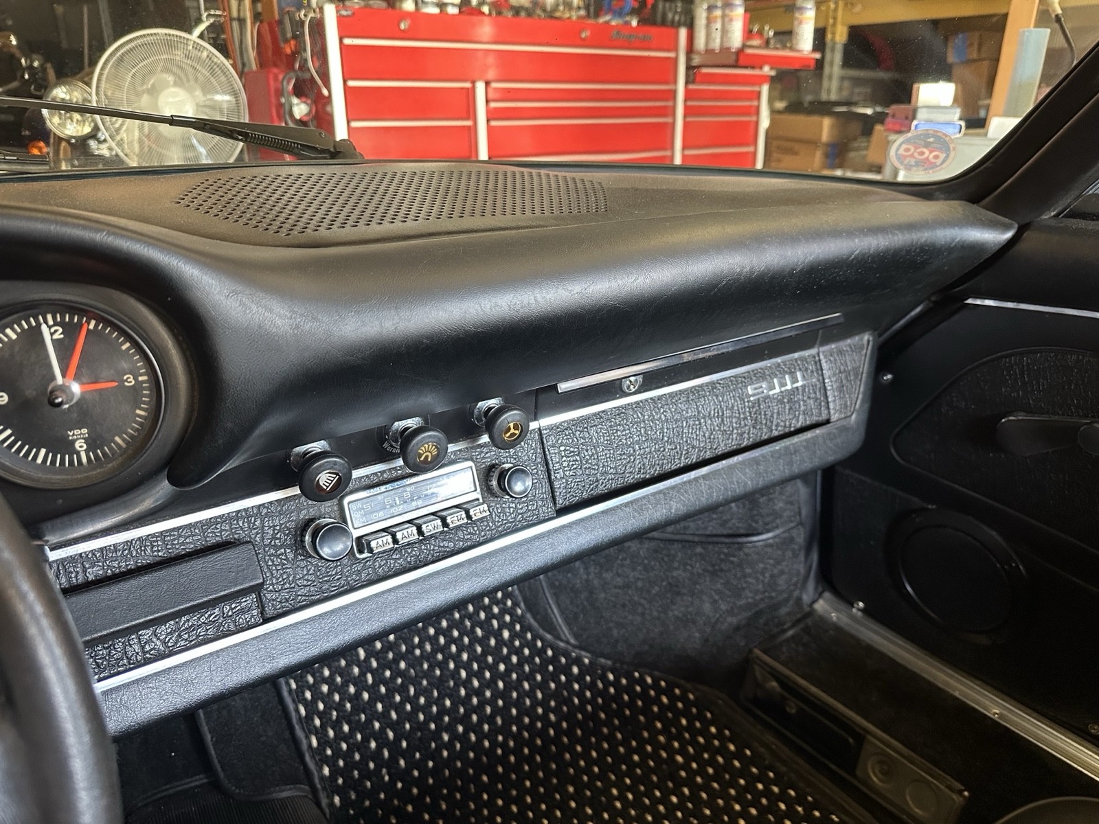 Porsche-911-1968-Convertible-18