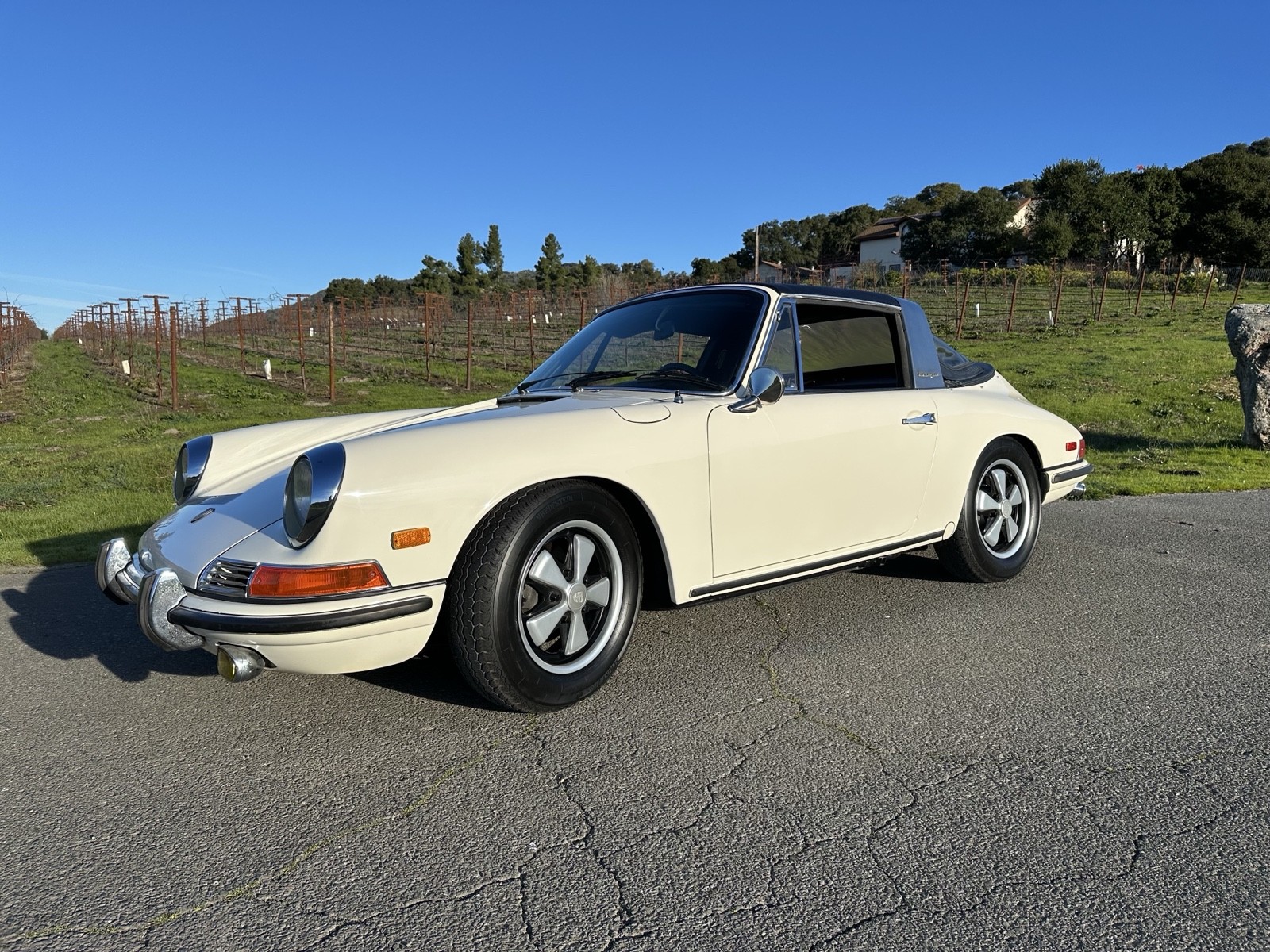 Porsche-911-1968-Convertible-25