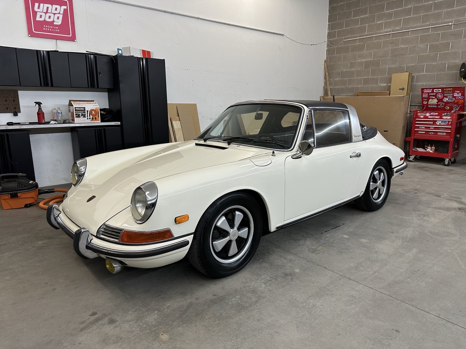 Porsche-911-1968-Convertible-27
