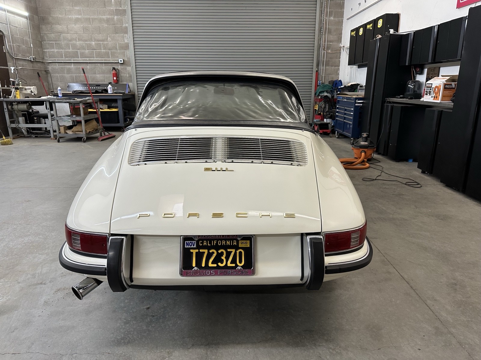 Porsche-911-1968-Convertible-29