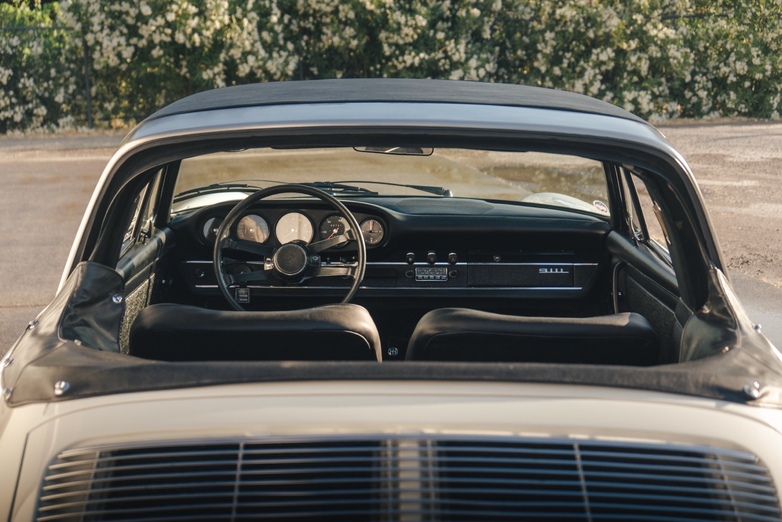 Porsche-911-1968-Convertible-3