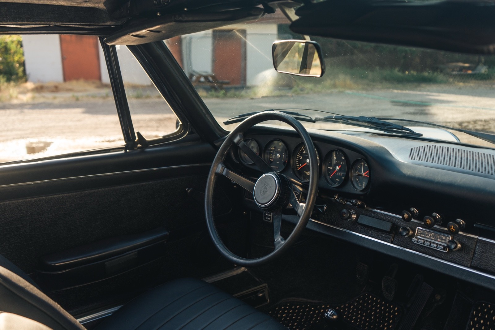 Porsche-911-1968-Convertible-37