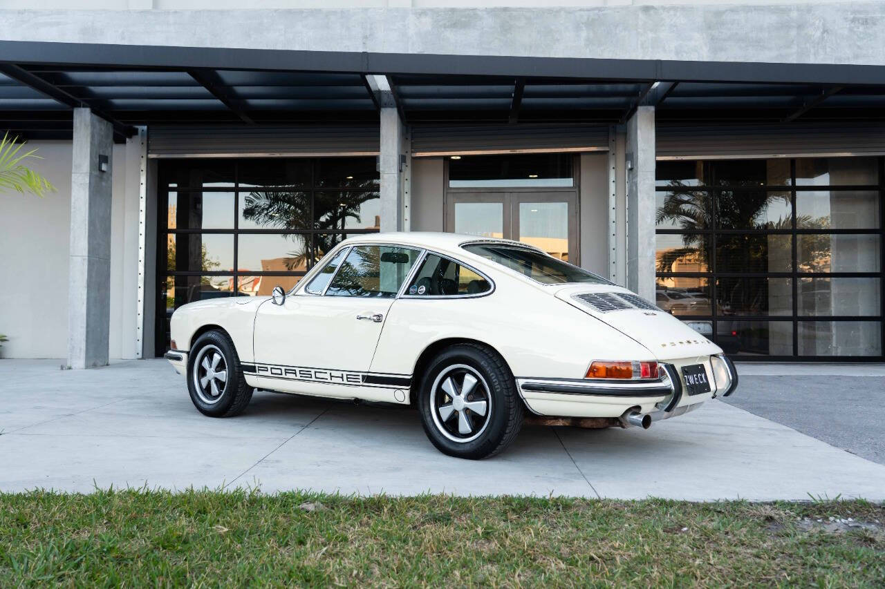 Porsche-911-1968-Coupe-1