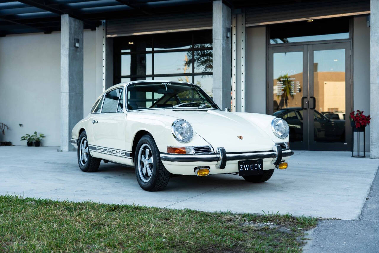 Porsche-911-1968-Coupe-10
