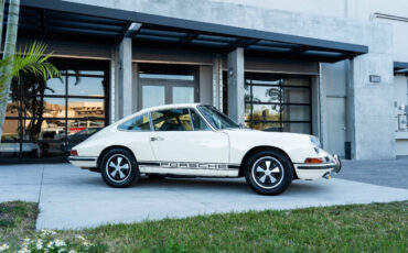 Porsche-911-1968-Coupe-11