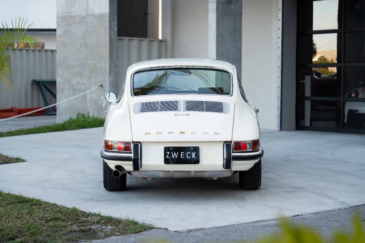 Porsche-911-1968-Coupe-12