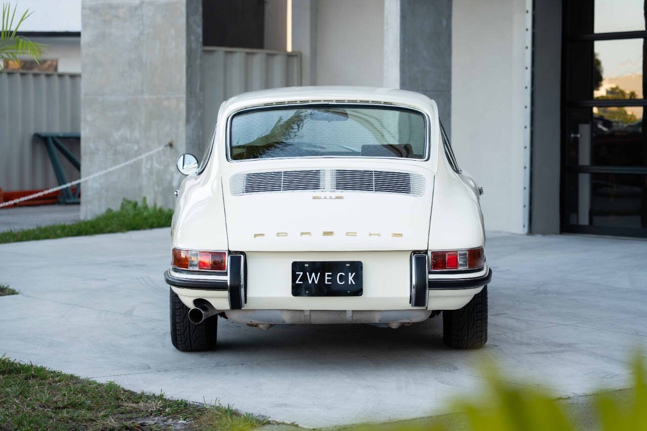 Porsche-911-1968-Coupe-13