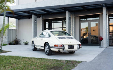 Porsche-911-1968-Coupe-14