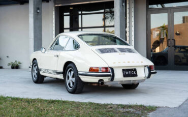 Porsche-911-1968-Coupe-15