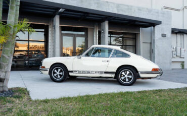 Porsche-911-1968-Coupe-16