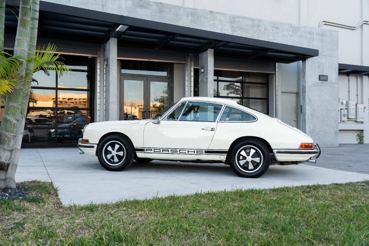 Porsche-911-1968-Coupe-16