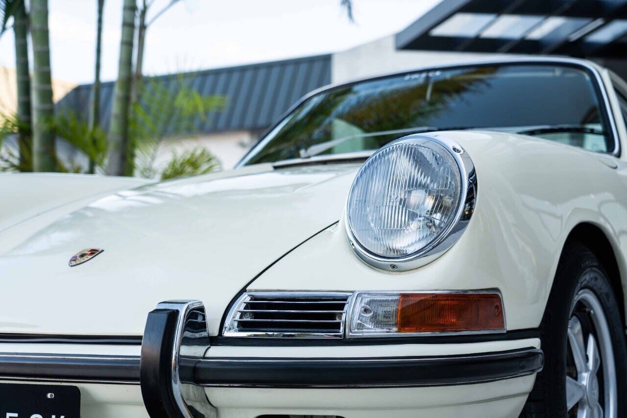 Porsche-911-1968-Coupe-22