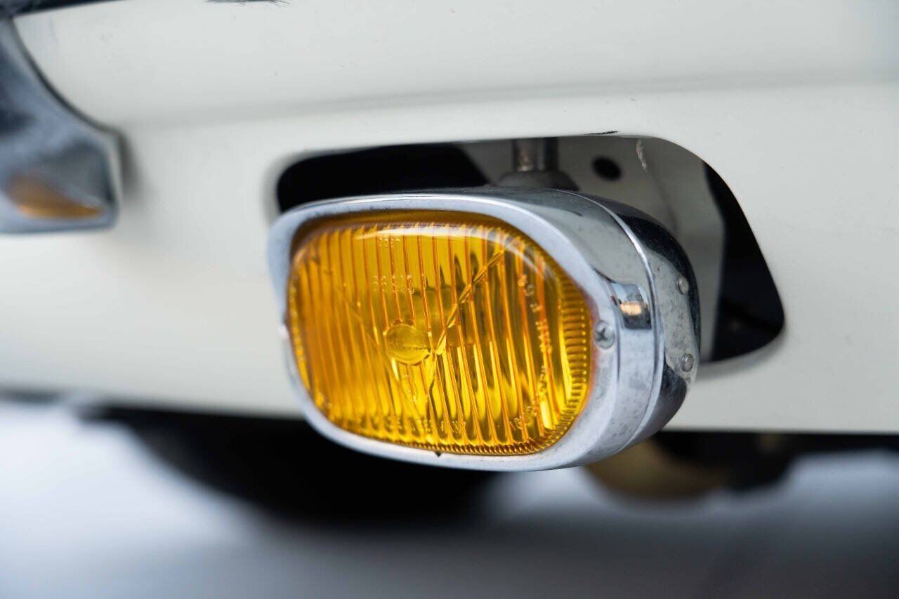 Porsche-911-1968-Coupe-23