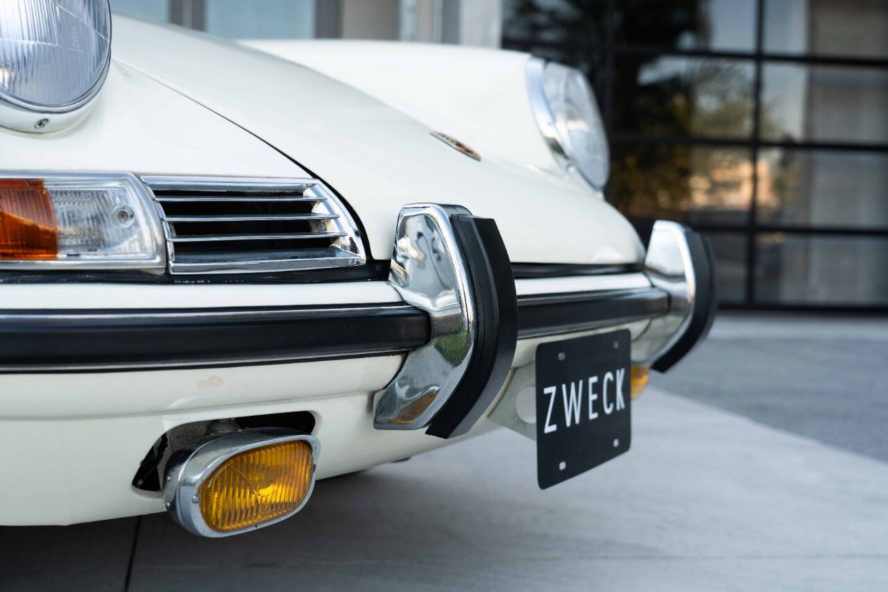 Porsche-911-1968-Coupe-25