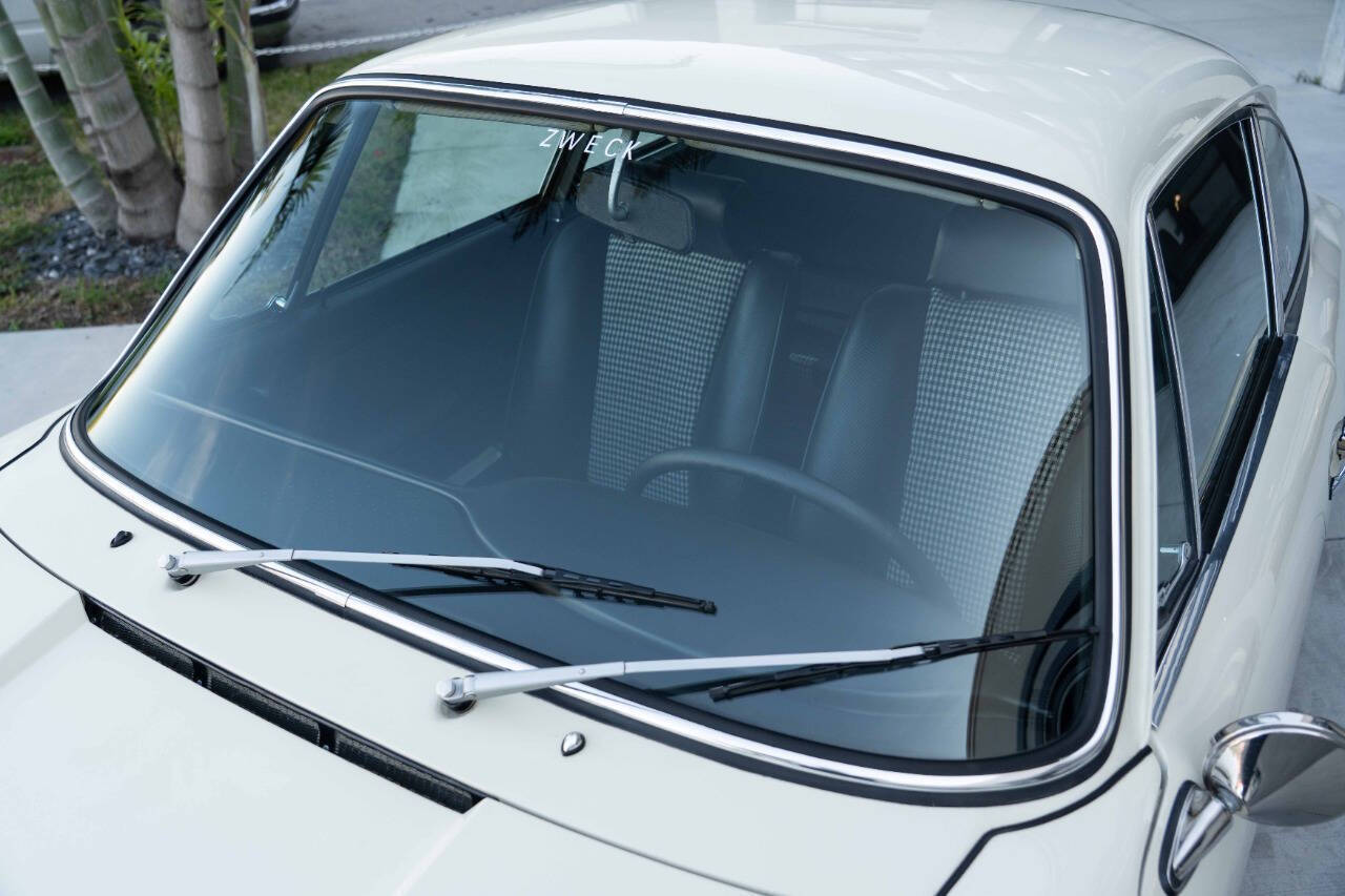 Porsche-911-1968-Coupe-29