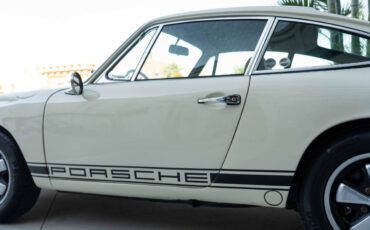 Porsche-911-1968-Coupe-32