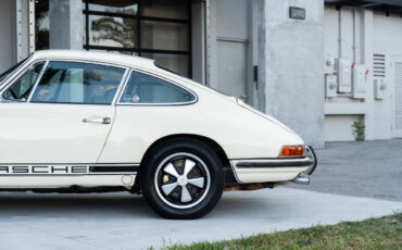 Porsche-911-1968-Coupe-36