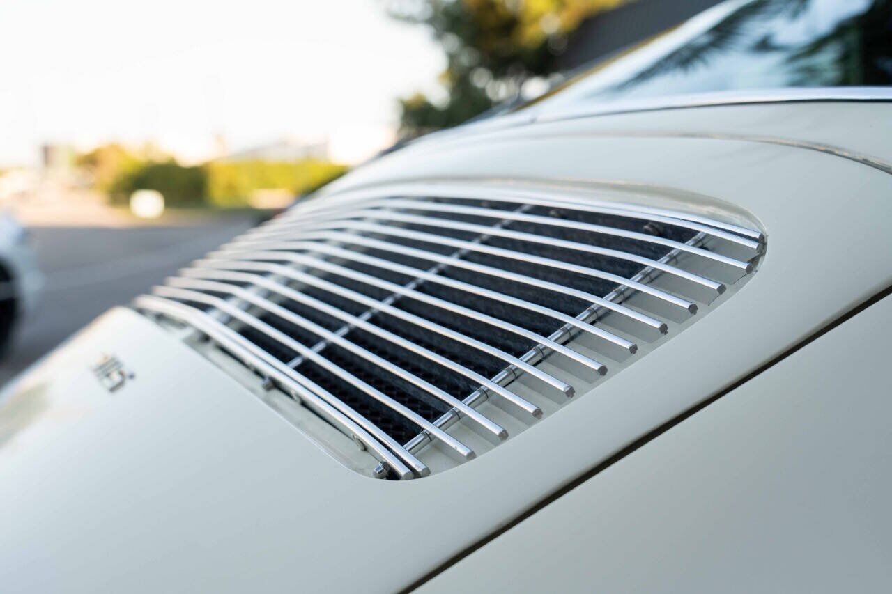 Porsche-911-1968-Coupe-39