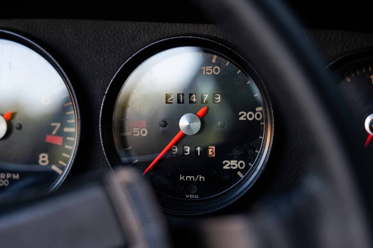 Porsche-911-1968-Coupe-5