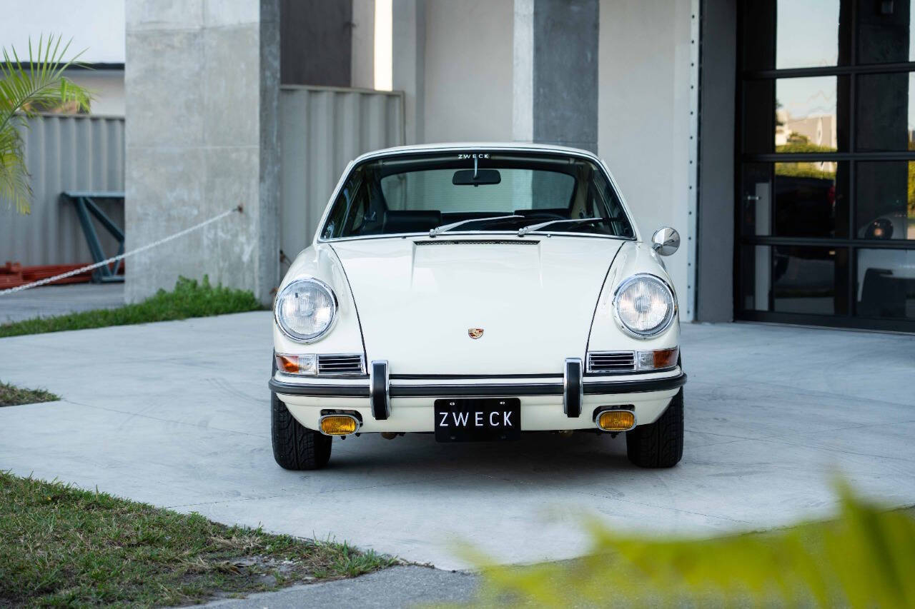 Porsche-911-1968-Coupe-8
