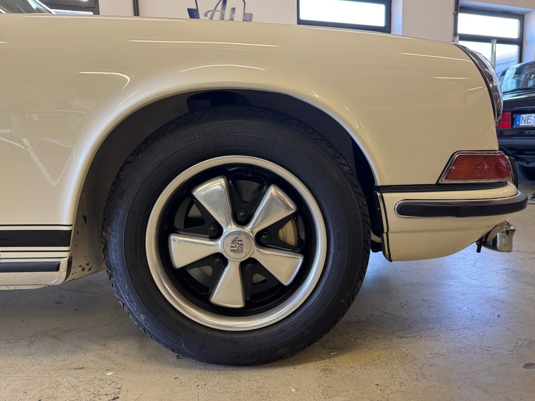 Porsche-911-1969-10