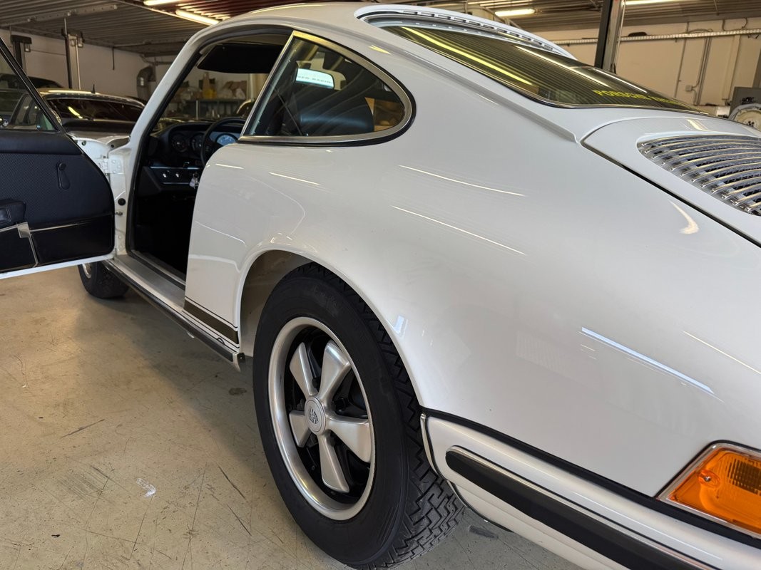 Porsche-911-1969-5