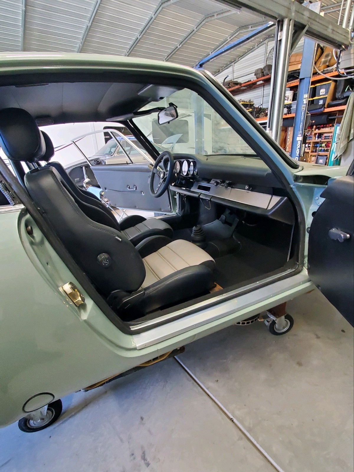 Porsche-911-1972-Coupe-38