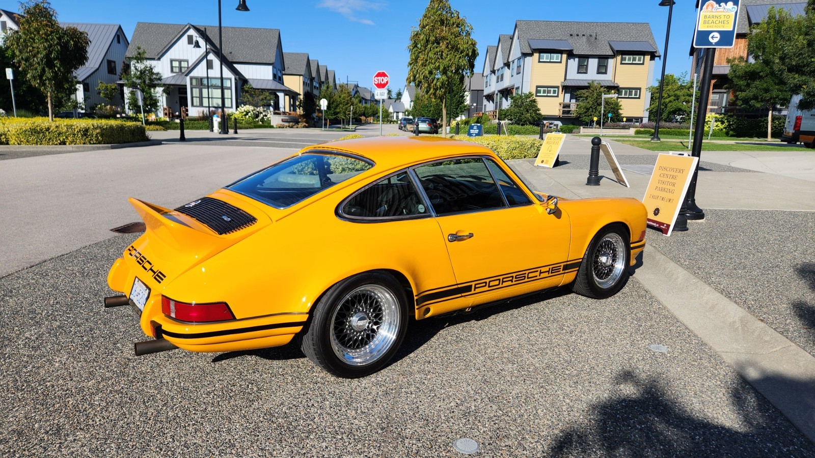 Porsche-911-1973-Coupe-16
