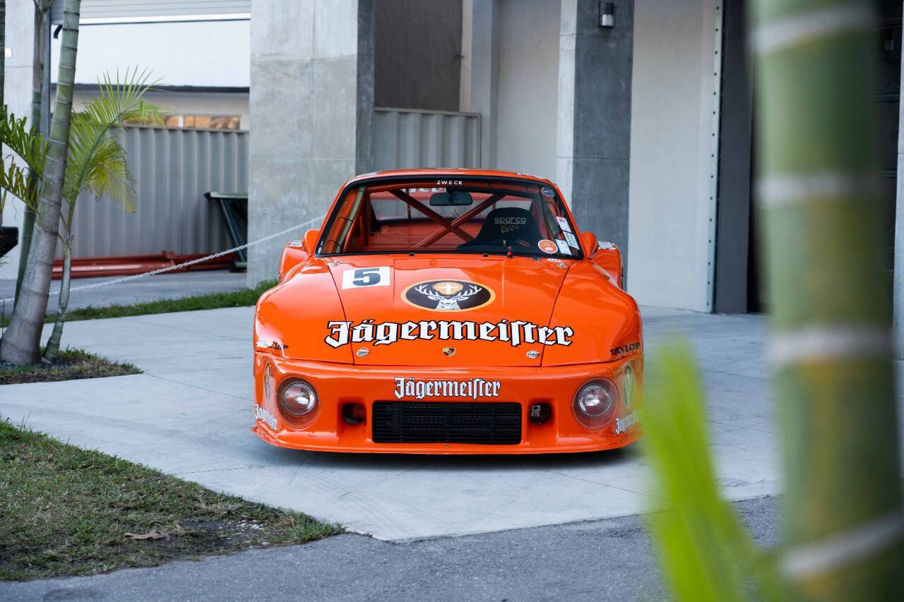 Porsche-911-1974-Coupe-2