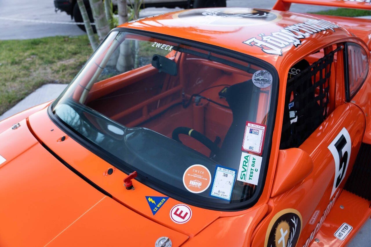 Porsche-911-1974-Coupe-23