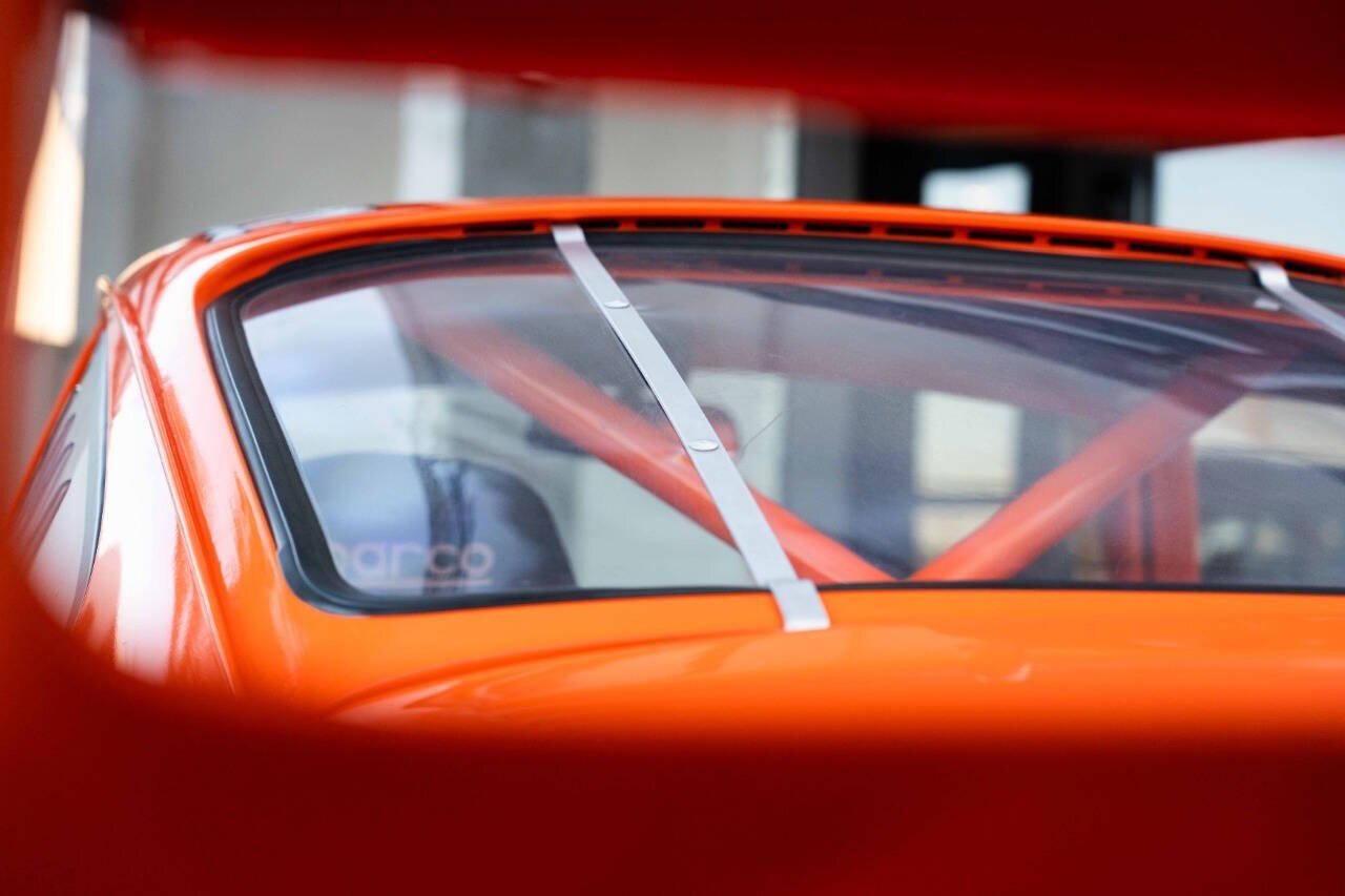 Porsche-911-1974-Coupe-31