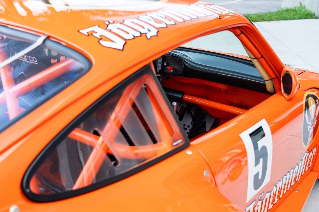 Porsche-911-1974-Coupe-32