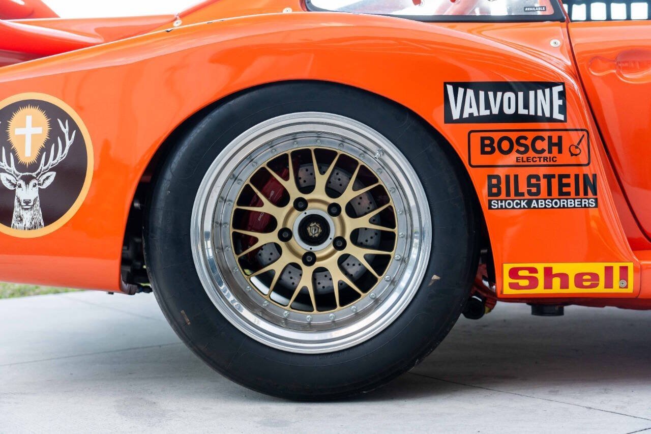 Porsche-911-1974-Coupe-34