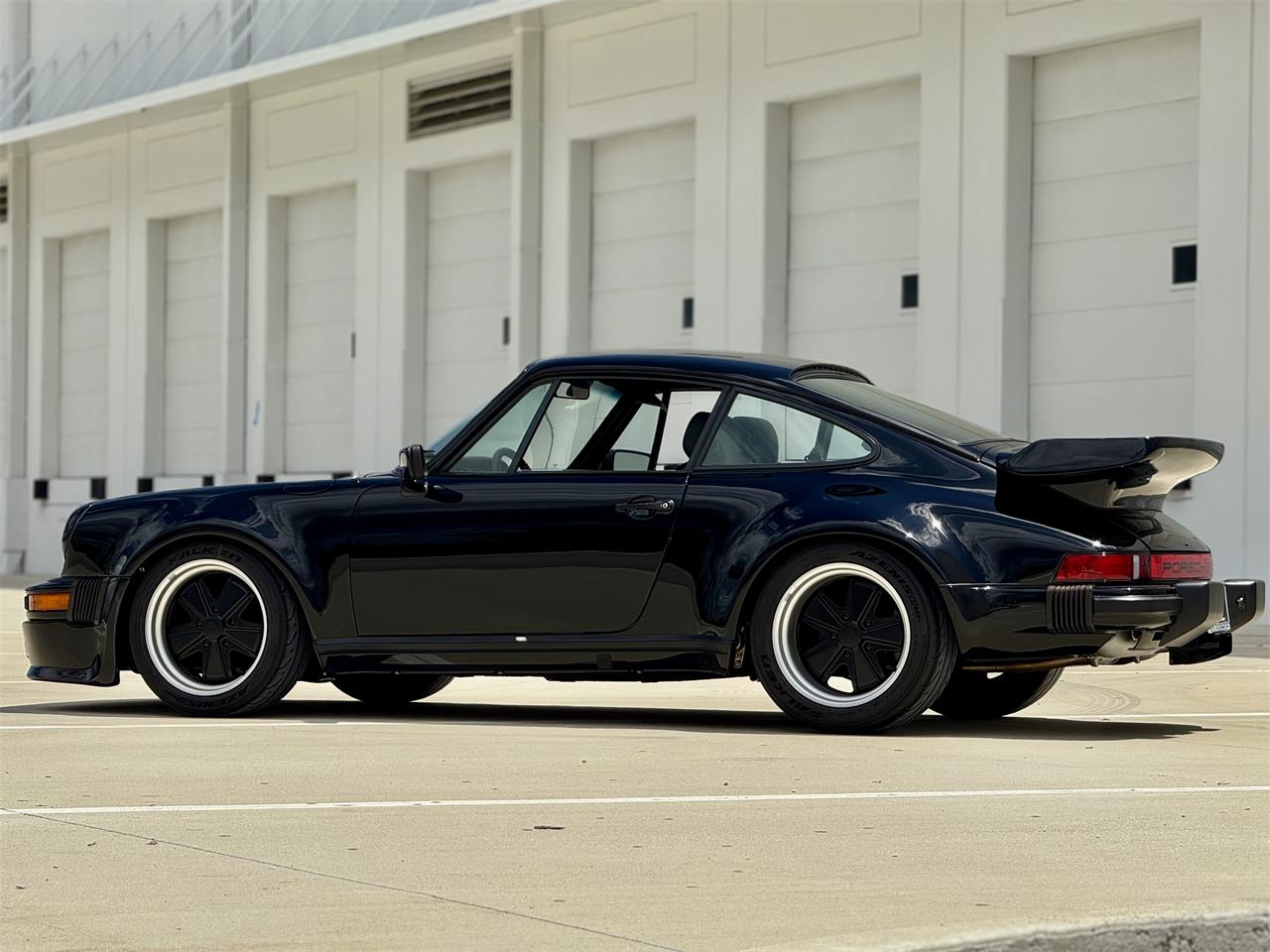 Porsche-911-1975-Black-Black-22