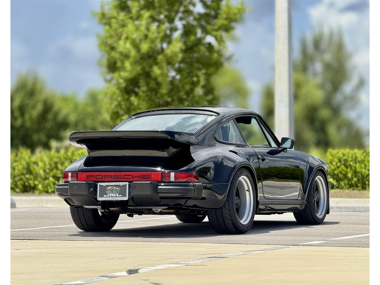 Porsche-911-1975-Black-Black-31