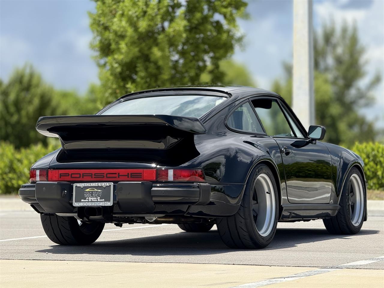 Porsche-911-1975-Black-Black-36