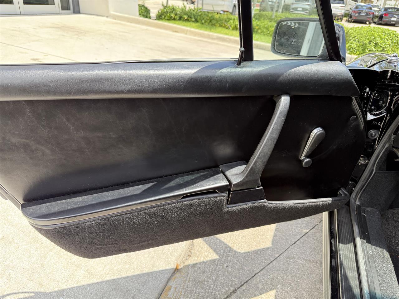 Porsche-911-1975-Black-Black-48