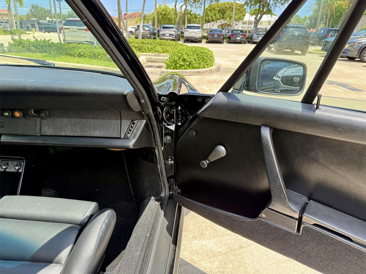 Porsche-911-1975-Black-Black-50