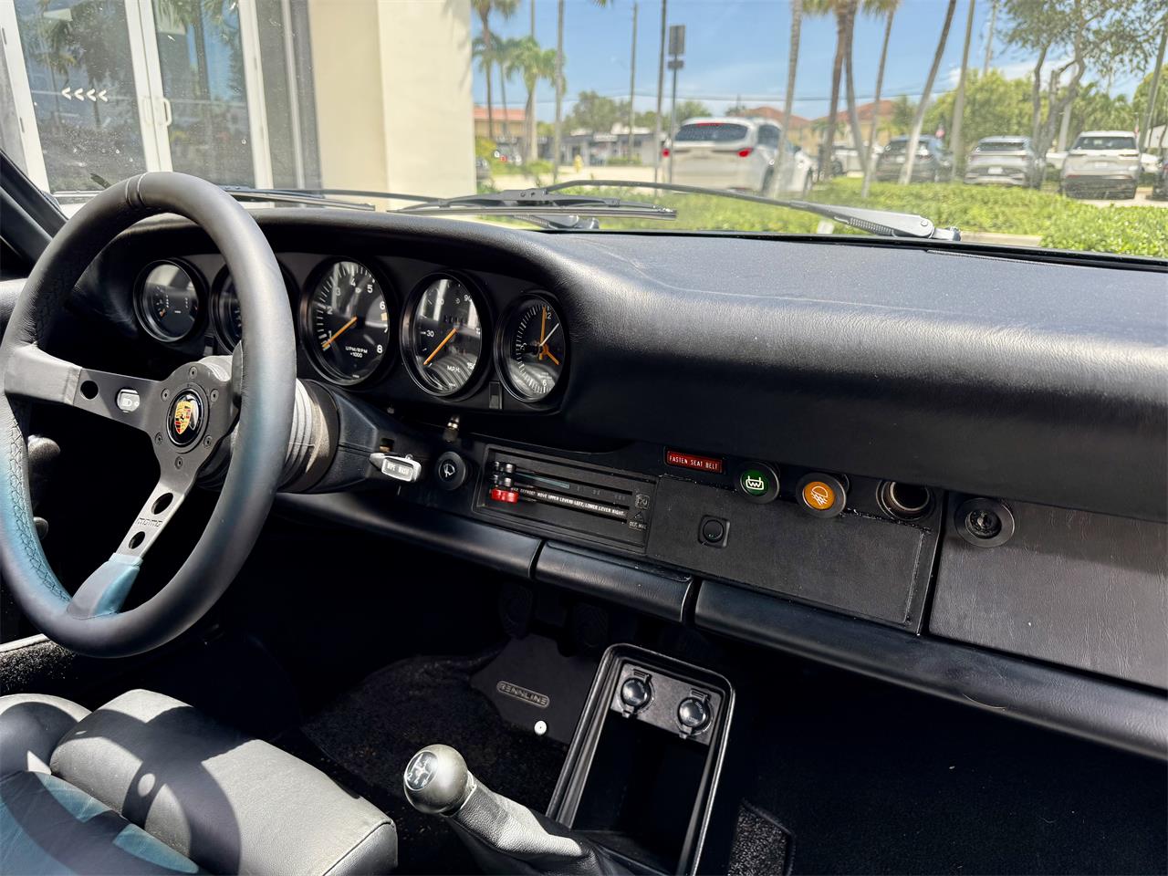 Porsche-911-1975-Black-Black-55