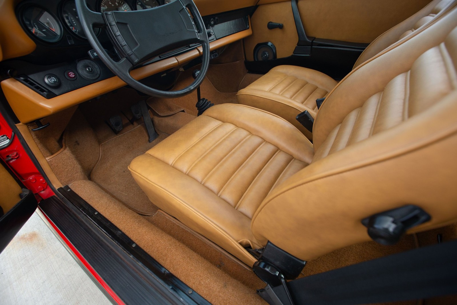 Porsche-911-1975-Coupe-22